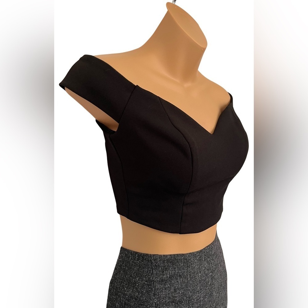 B DARLIN • Black V-Neck Off Shoulder Crop Top